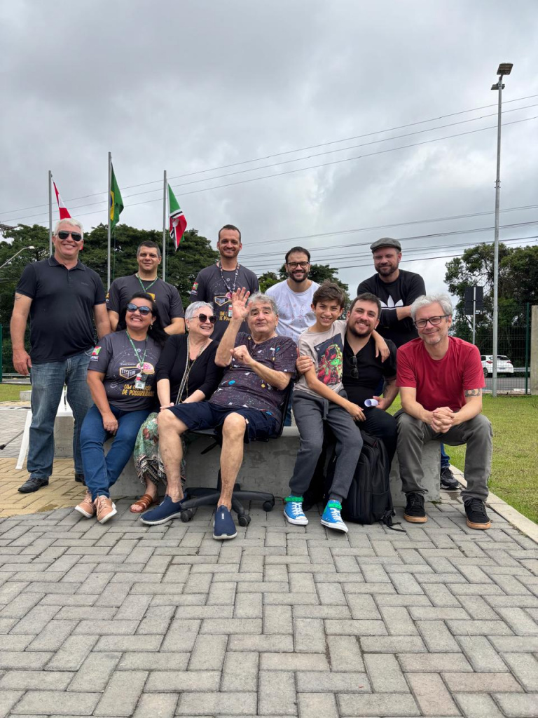 Equipe e elenco em visita ao Parque Astronômico de Criciúma.Foto: Guédria Motta
